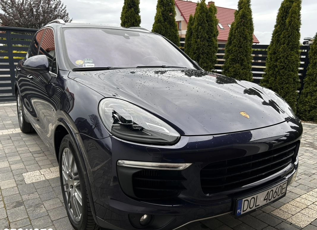 Porsche Cayenne cena 229000 przebieg: 200000, rok produkcji 2017 z Międzybórz małe 667